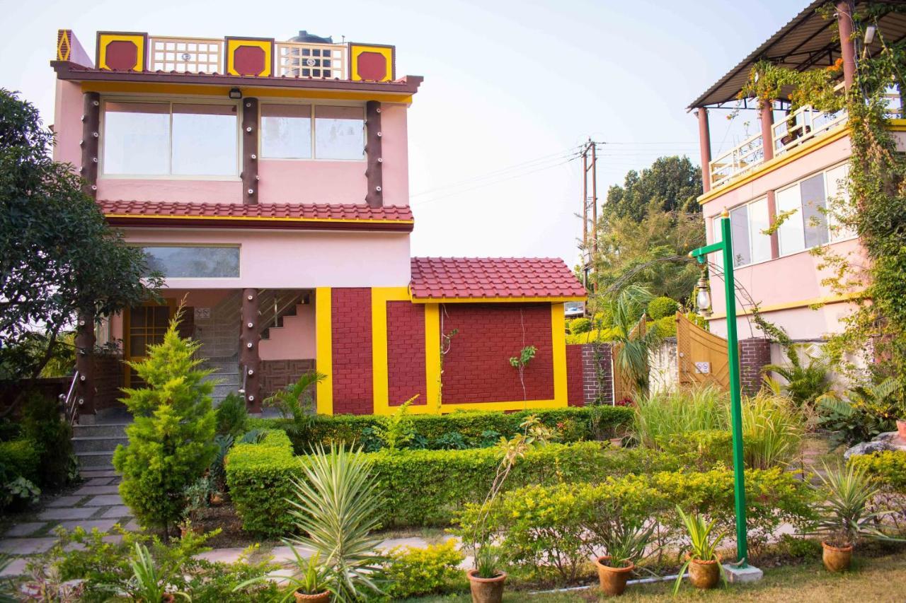Mvt Guesthouse & Restaurant Rishīkesh Exterior foto